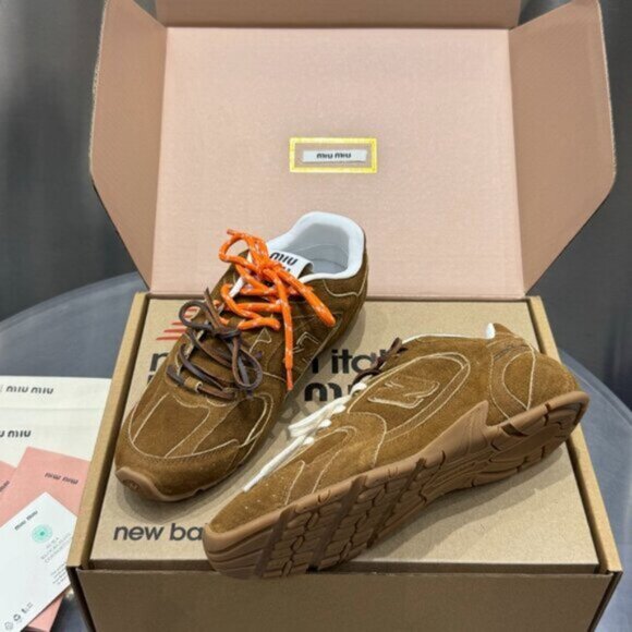 Miu Miu x New Balance 530 SL Sneakers - Picture 4 of 9